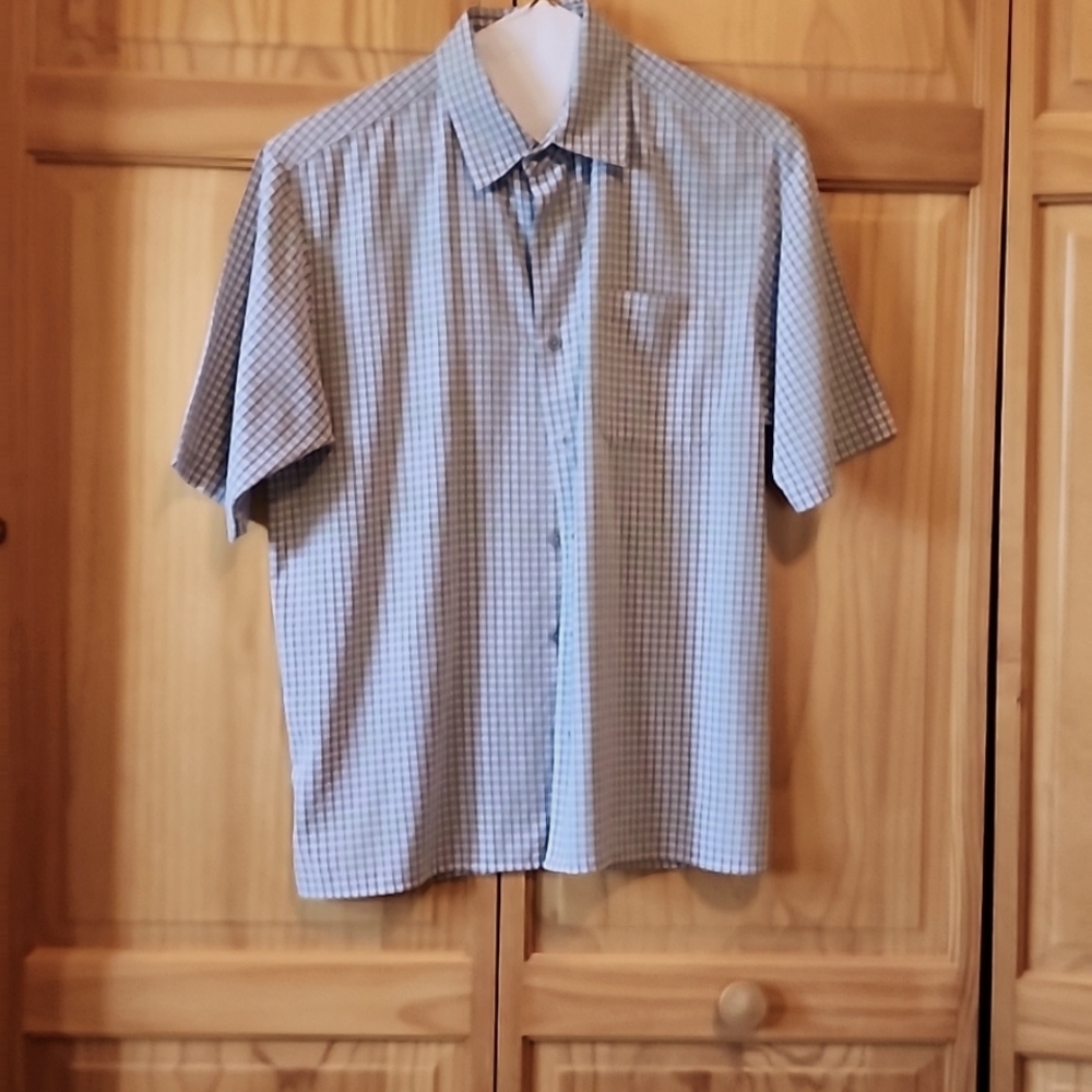 Short sleeve shirt
